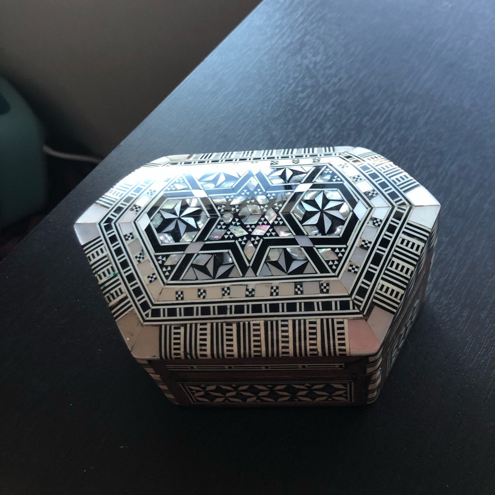 Brand new Hand made Mother of the Pearl jewelry box